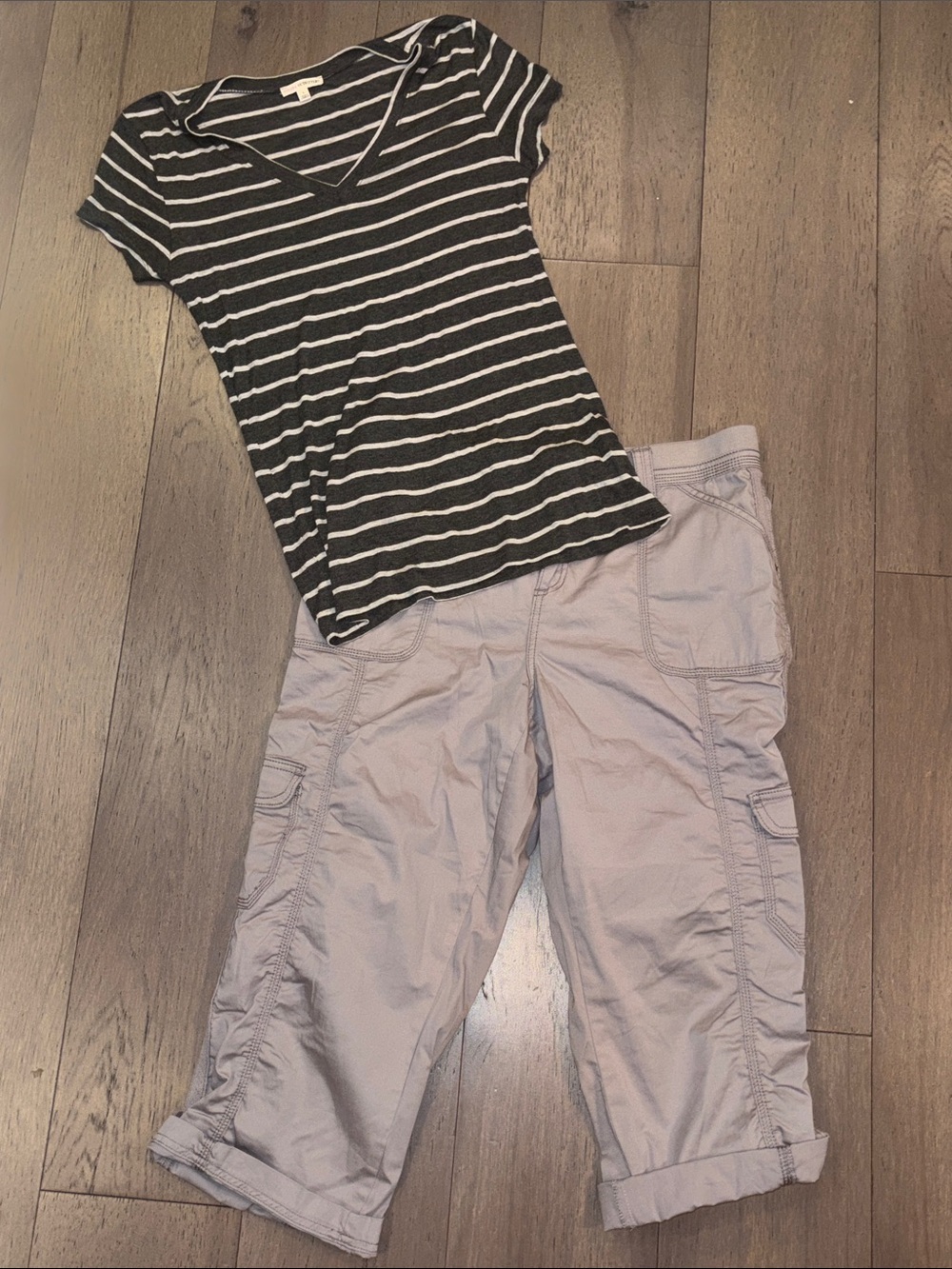 Zenana Outfitters top and Cargo Capris